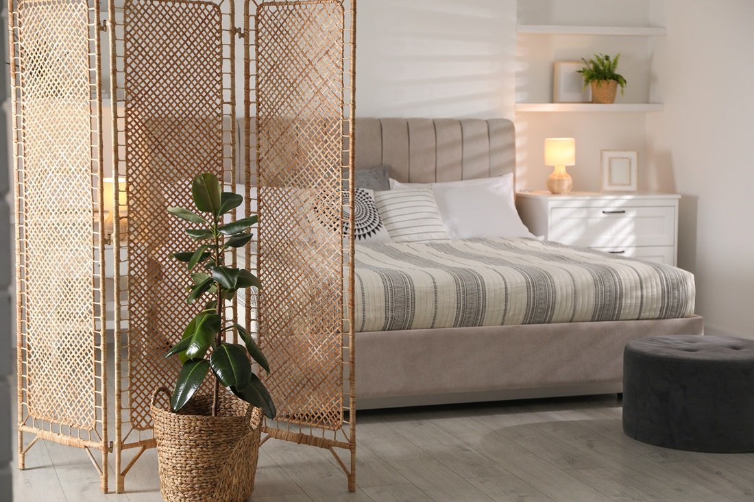 Interior design ideas for small apartments: Smart Room Dividers